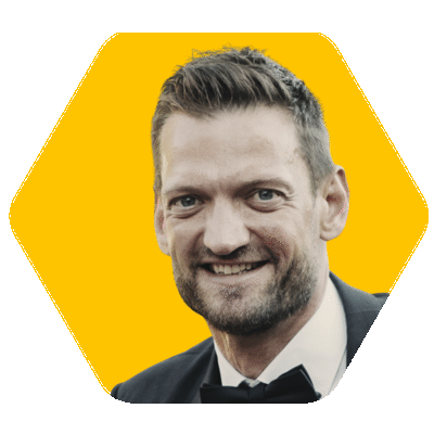 Porträt von Nico Rößler, Gründer von bee-id